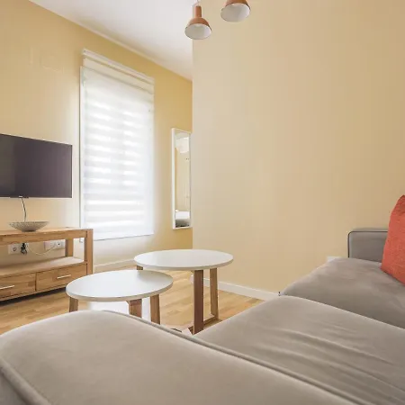 1 Plaza San Julian Centro Apartment