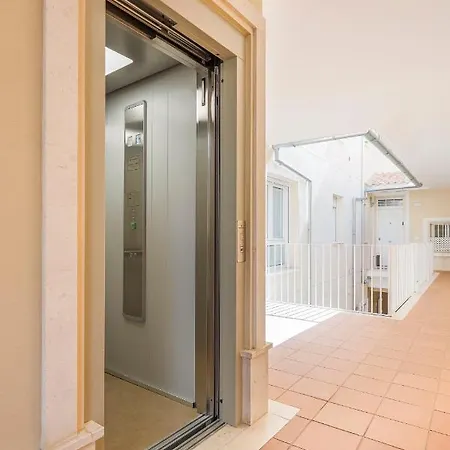 1 Plaza San Julian Centro Apartment